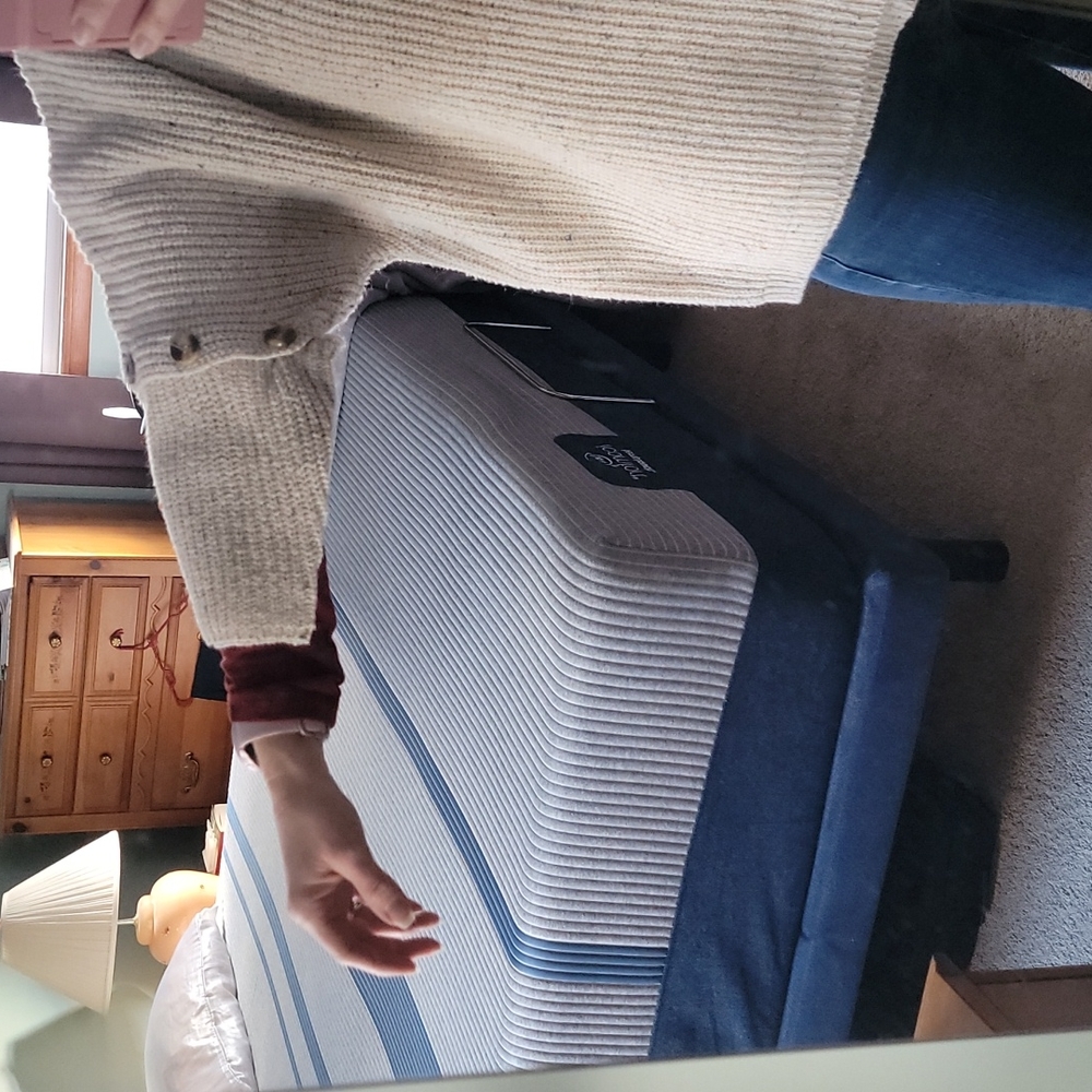 Sweater - Picture 5 of 5
